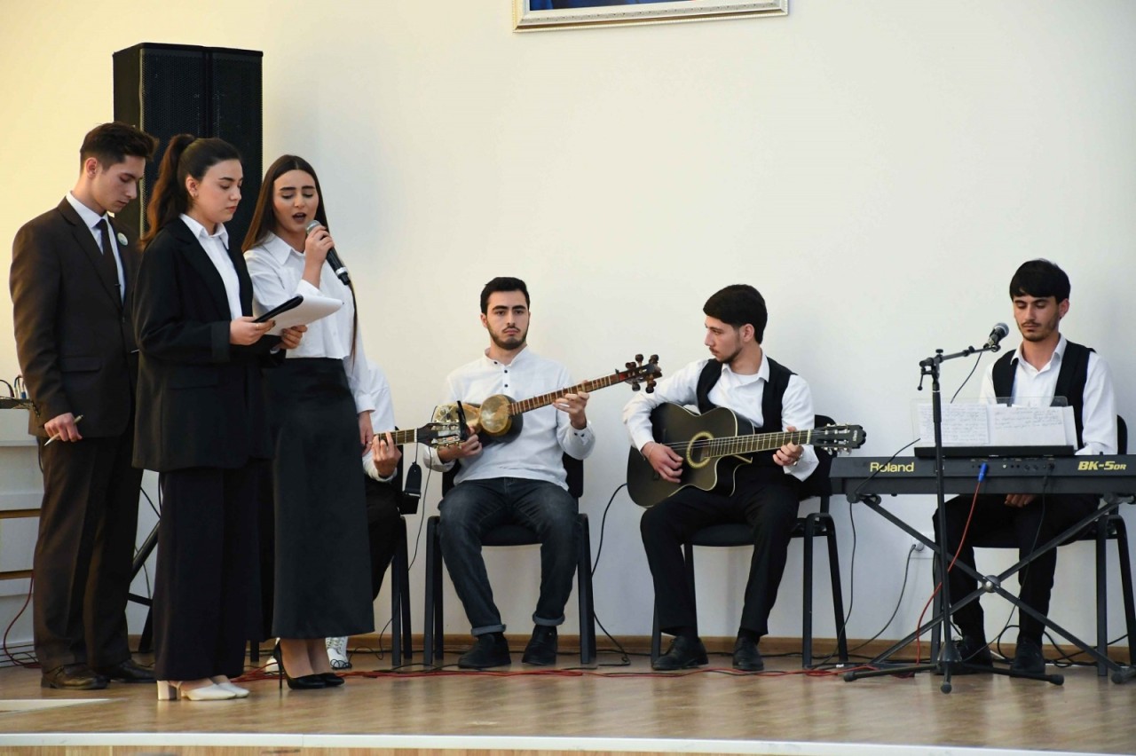 ADAU-da Xalq şairi Bəxtiyar Vahabzadənin anadan olmasının 100 illik yubileyi qeyd olunub - FOTOLAR